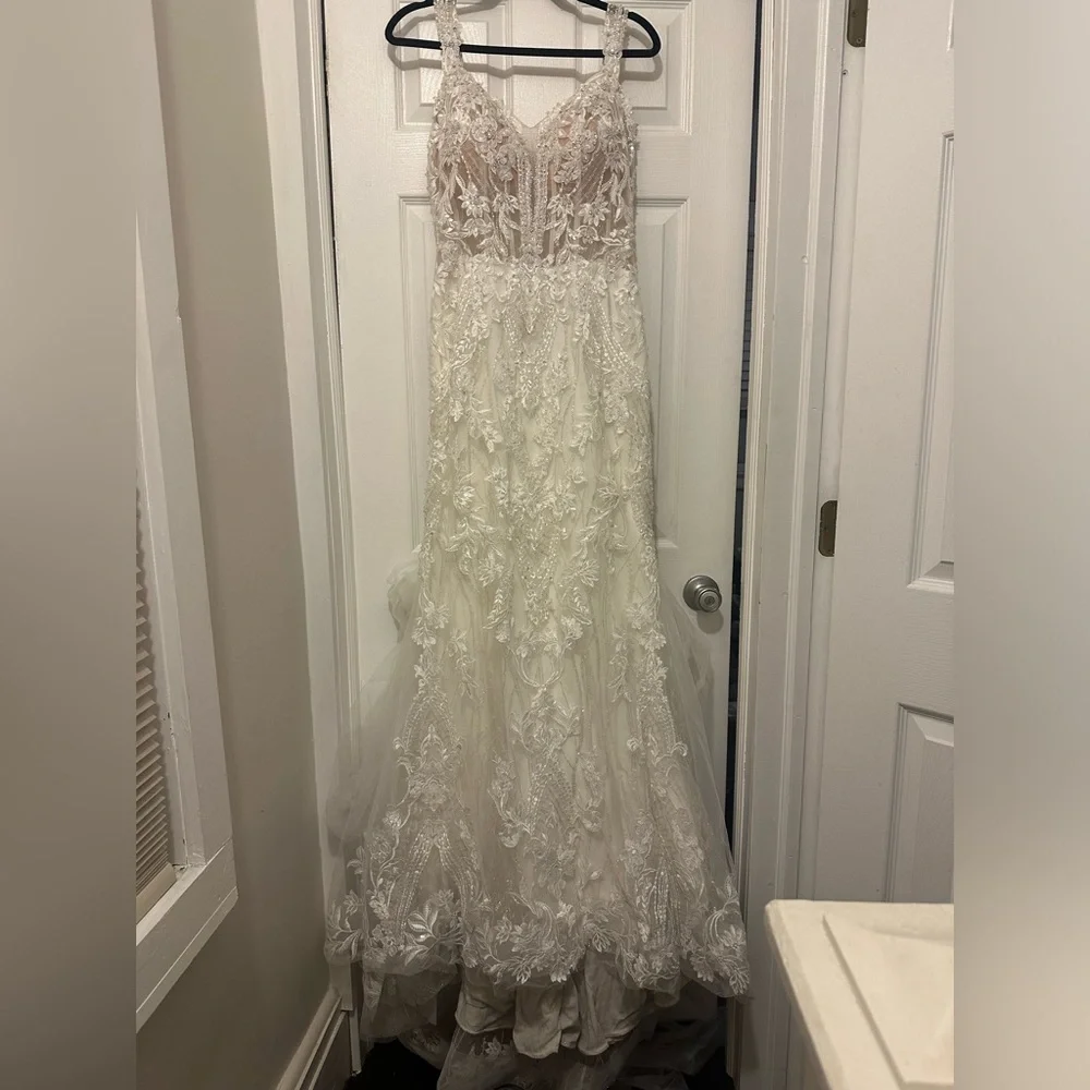Martin Thornburg Branson Wedding Dress 122231 - Picture 5 of 17